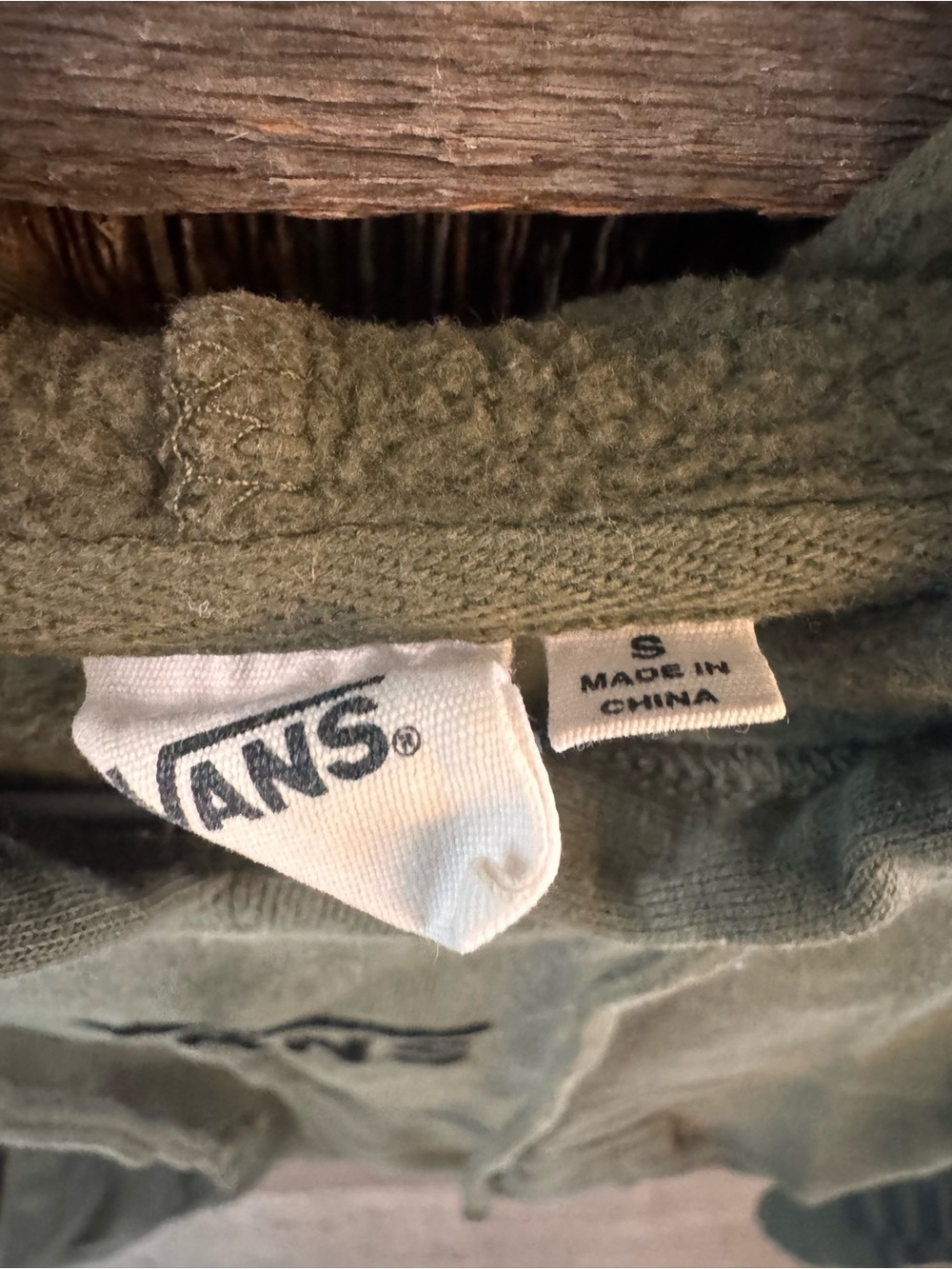 Vans Cropped Hoodie Women’s Small Green Logo Pullover Streetwear - Picture 3 of 4